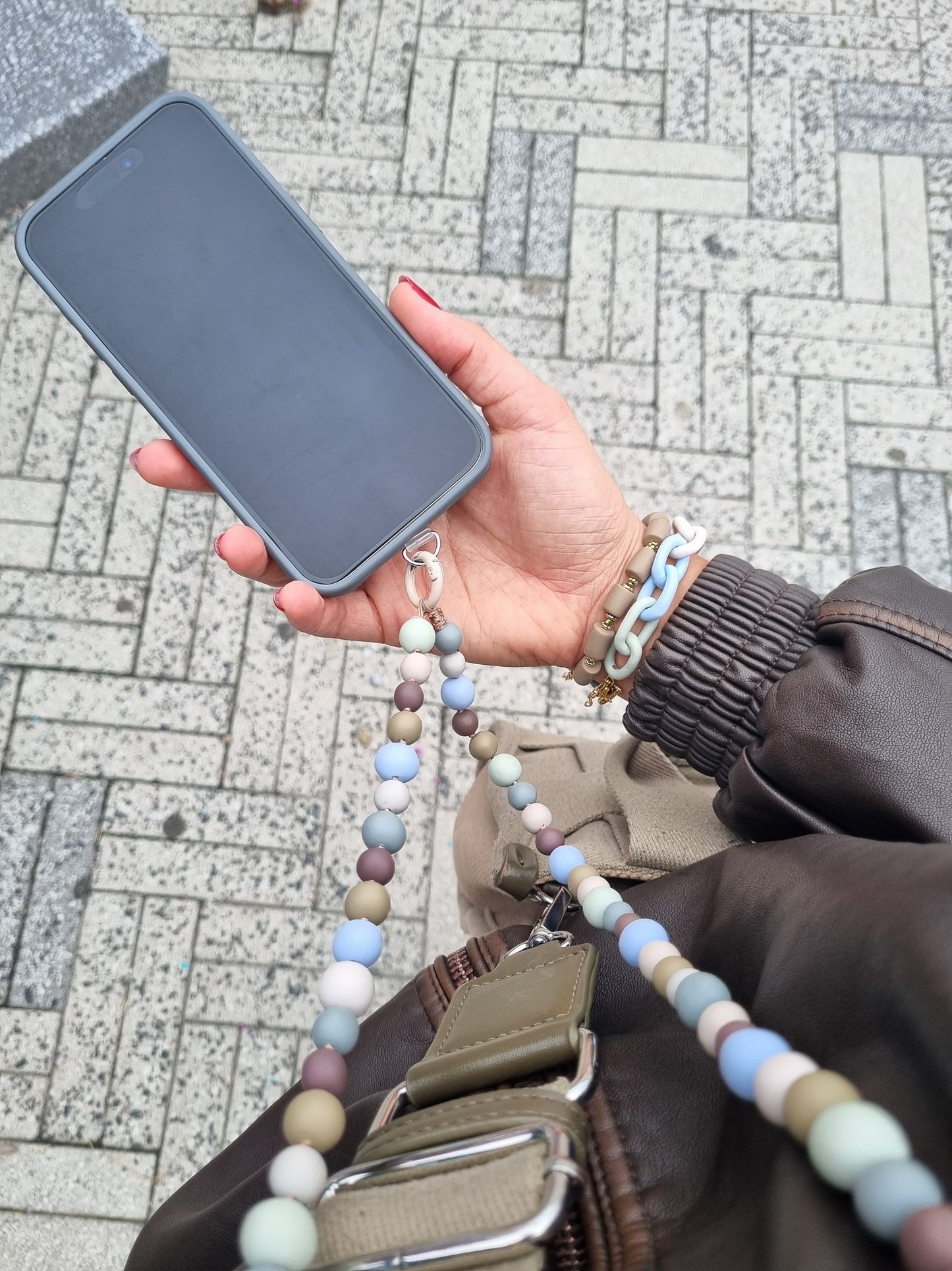 FULL BODY PHONE STRAP