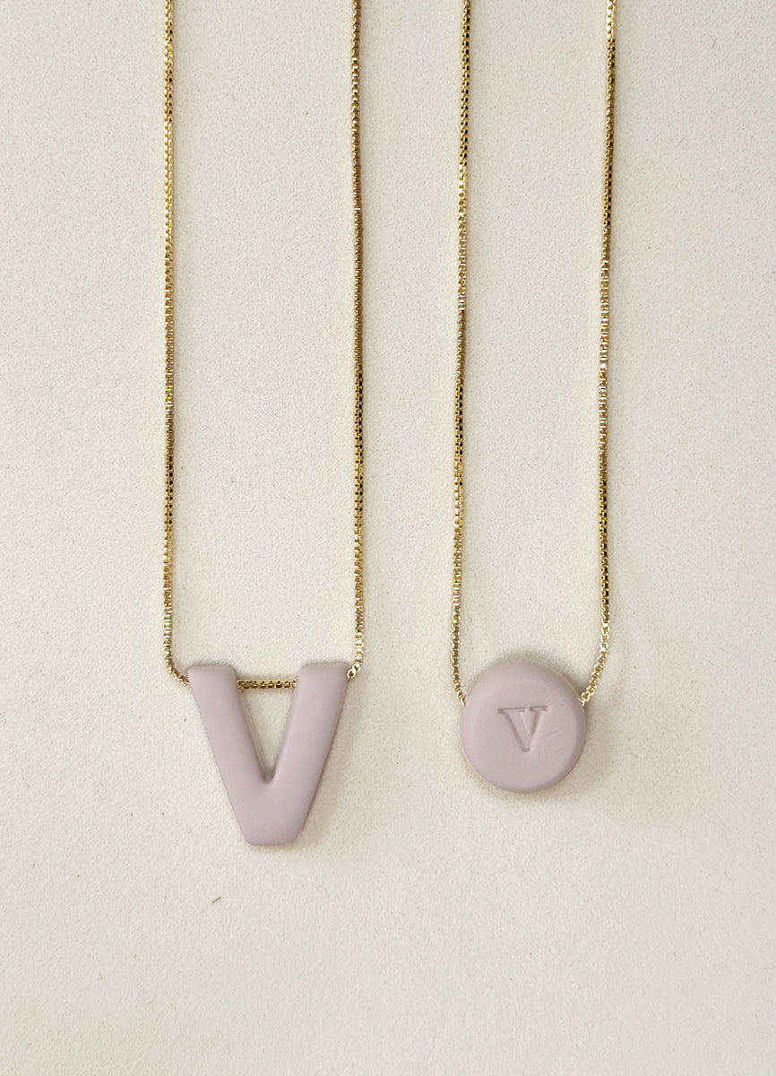 Cadena Letra V