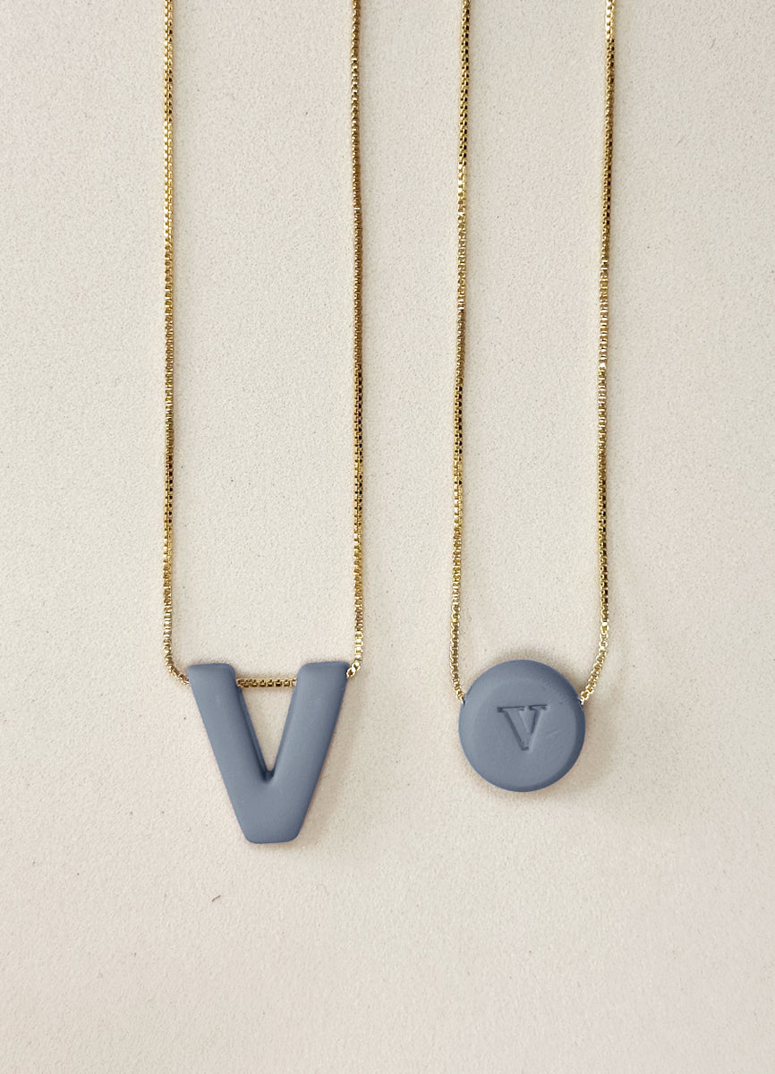 Cadena Letra V