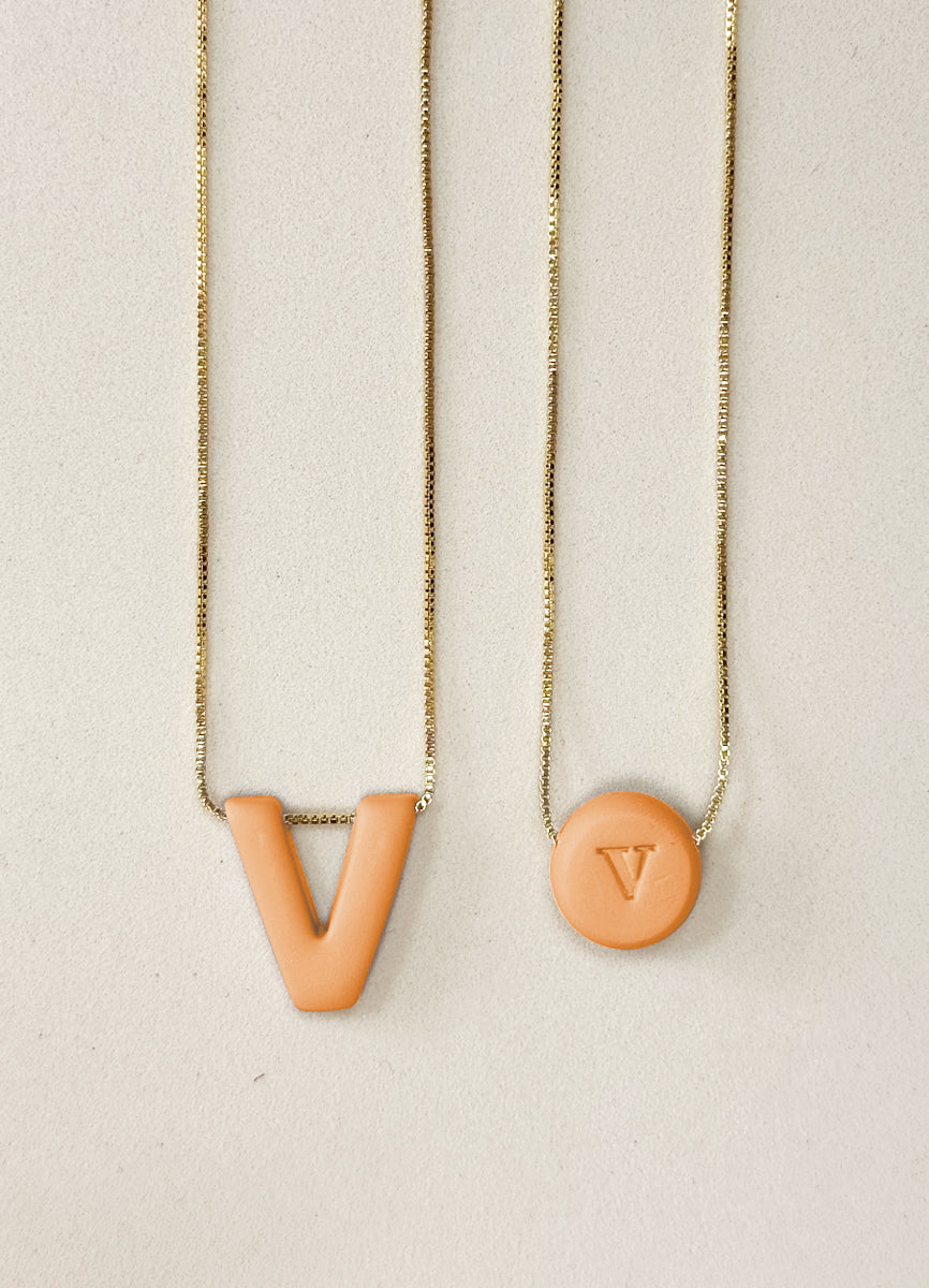 Cadena Letra V