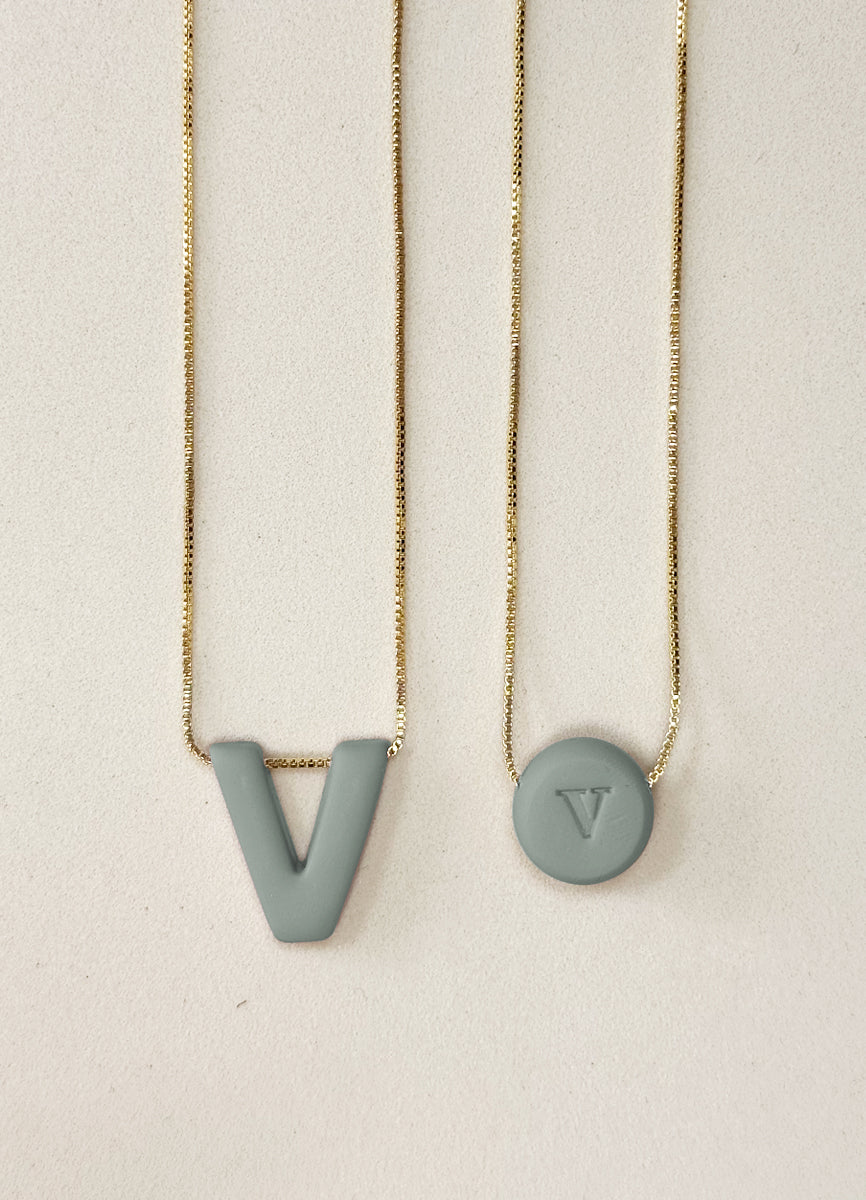 Cadena Letra V